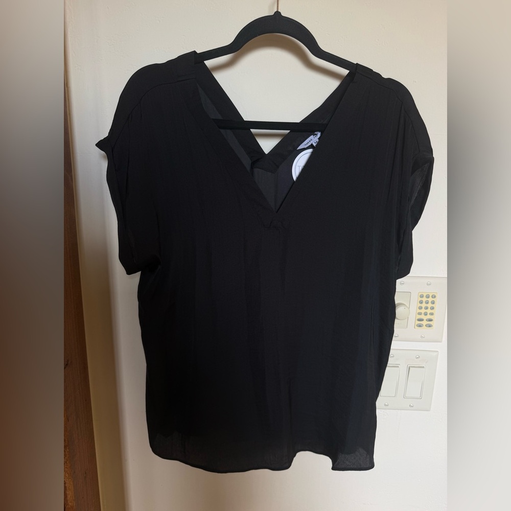 Naked Zebra Black V-Neck Short Sleeve Blouse 2 sizes M & Lg - Picture 2 of 12